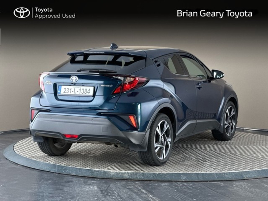 2023 Toyota C-HR Sport Hybrid €29,950