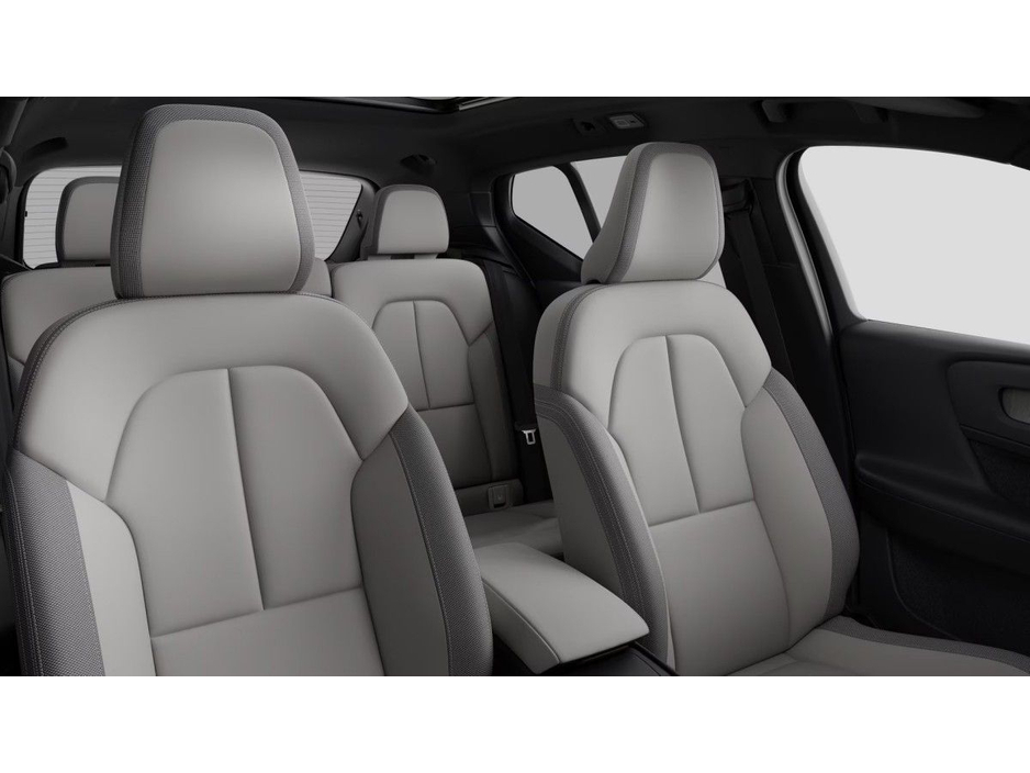 2026 Volvo EX40 - image 10