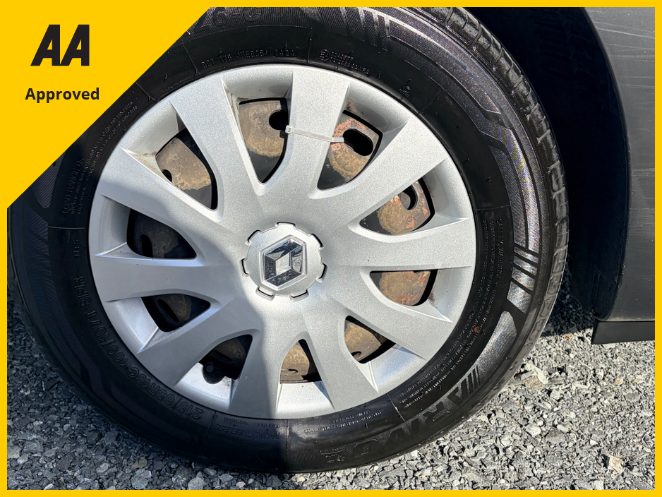 2018 Renault Trafic - image 9