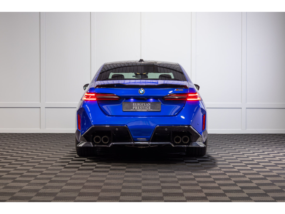 2025 BMW M5 - image 5