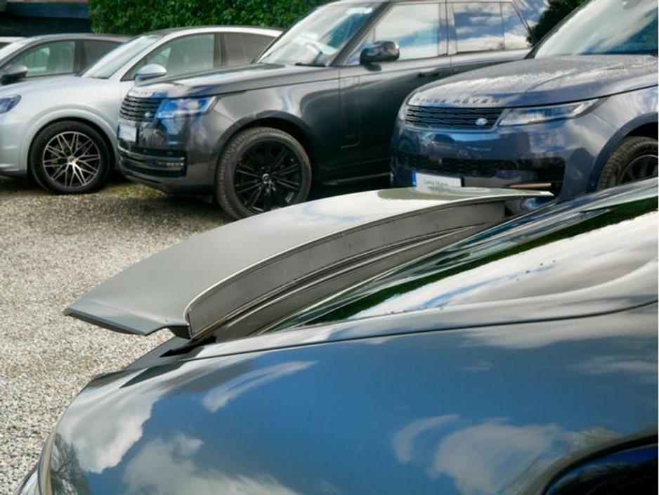 2023 Porsche Panamera - image 13