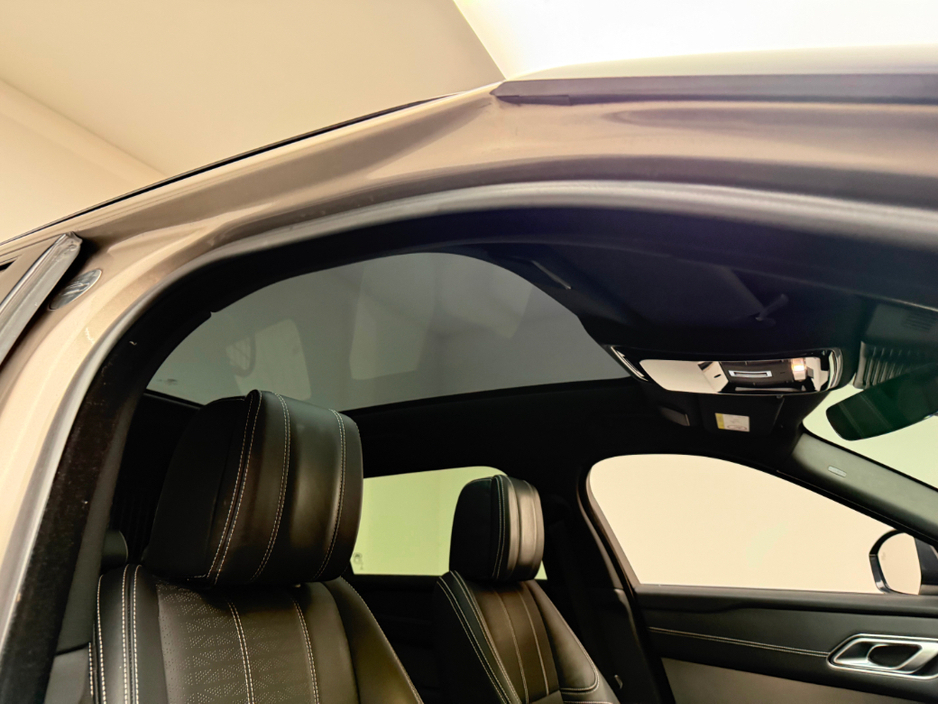 2022 Land Rover Range Rover Velar - image 12