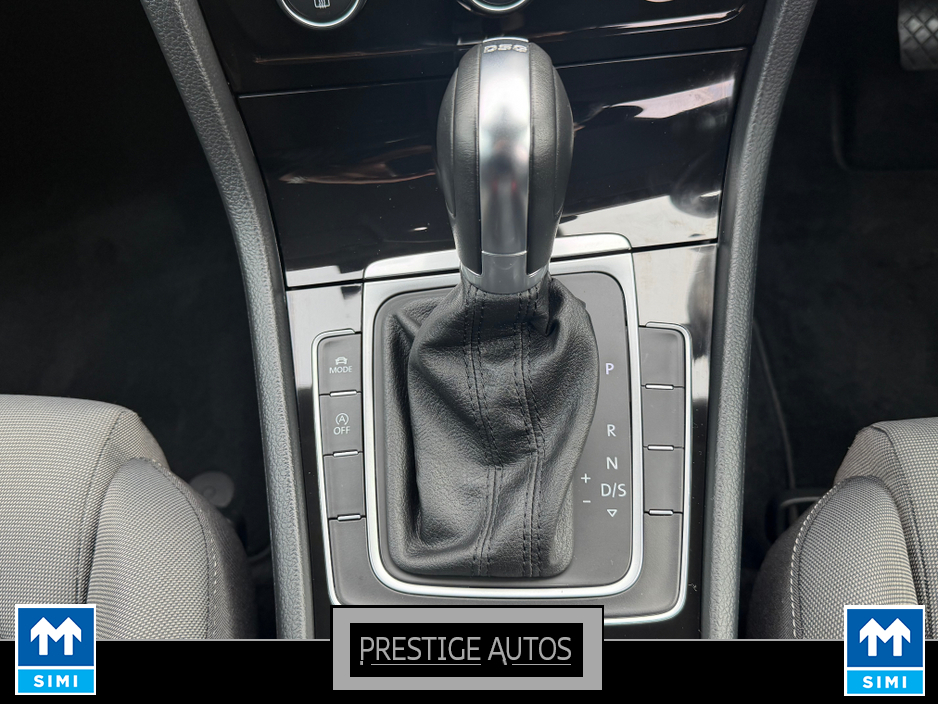 2014 Volkswagen Golf - image 21