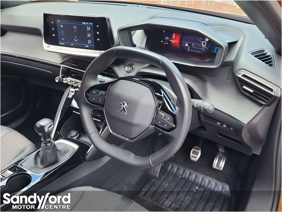 2023 Peugeot 2008 - image 9