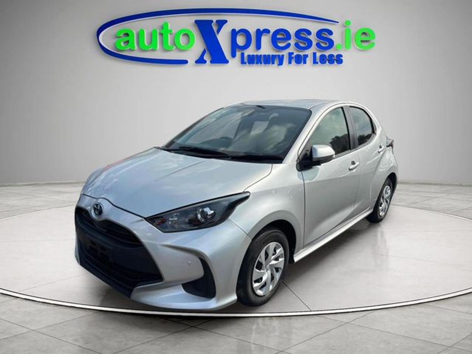 2021 Toyota Yaris 1.5 HYBRID X Automatic, Reversing camera €15,995
