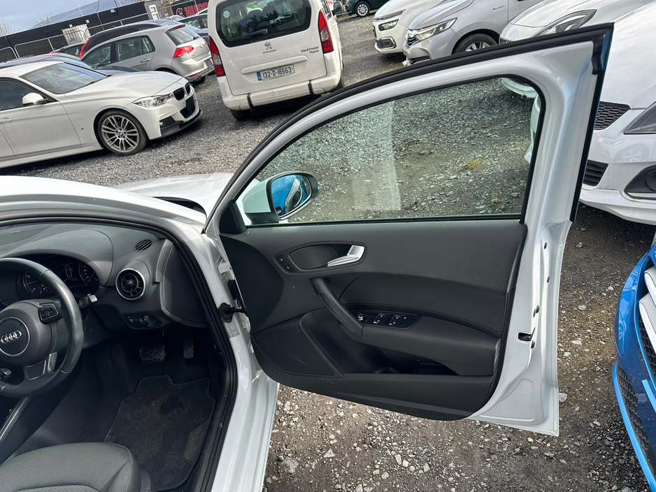 2016 Audi A1 - image 13