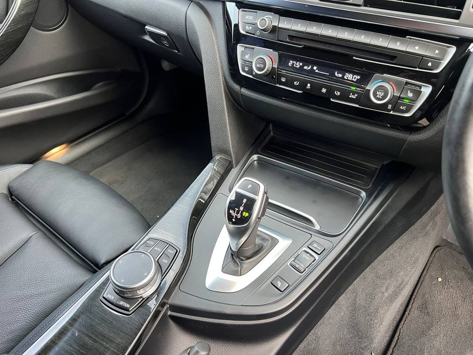 2018 BMW 3 Series 320d M-SPORT COMPETITION TOURING // LEATHER HEATED M-SPORT SEATS // REVERSE CAMERA // NEW 20" M3 COMP ALLOYS €26,900