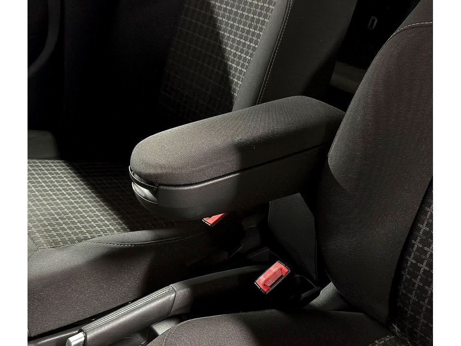 2016 Volkswagen Polo - image 30