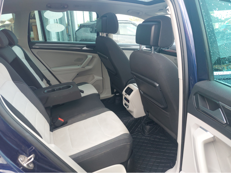 2018 Volkswagen Tiguan - image 10