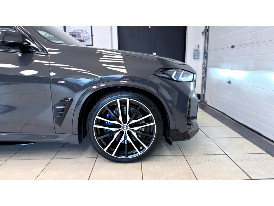 2023 BMW X5 - image 6