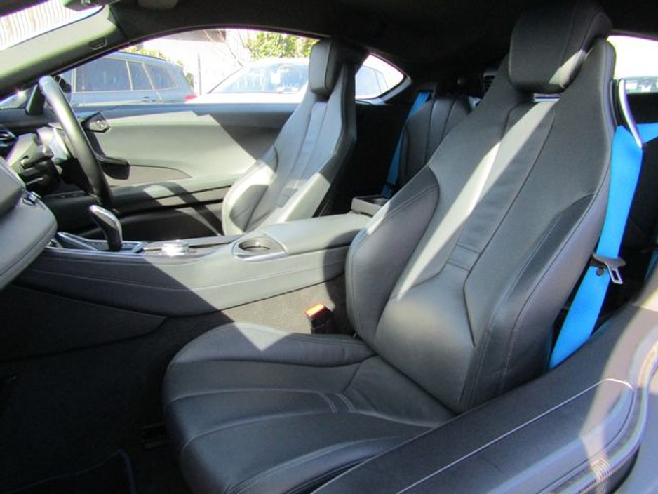 2016 BMW i8 - image 14