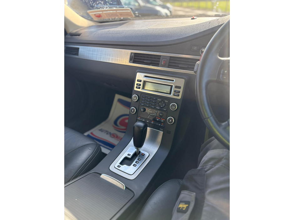 2009 Volvo XC70 - image 11