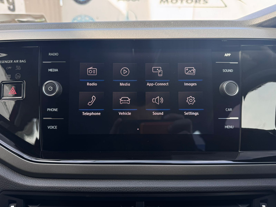 2018 Volkswagen Polo - image 27