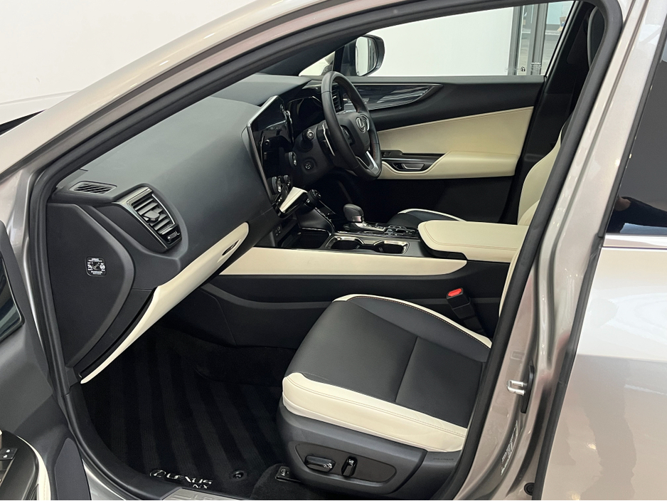 2024 Lexus NX 300 h NX450H+ PREMIUM AWD €58,750