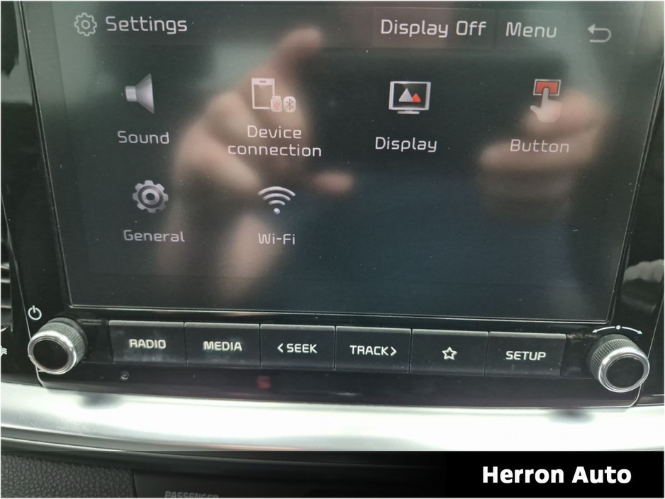 2021 Kia Stonic - image 11