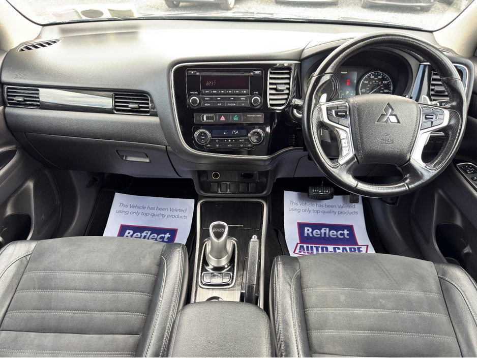 2016 Mitsubishi Outlander - image 17