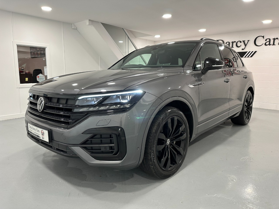 2023 Volkswagen Touareg - image 9