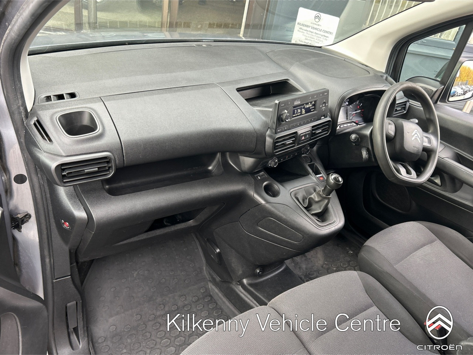 2021 Citroen Berlingo - image 10