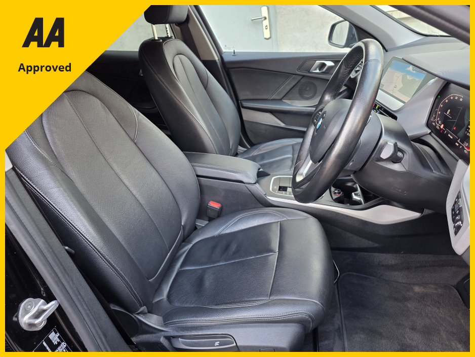 2021 BMW 1 Series - image 11