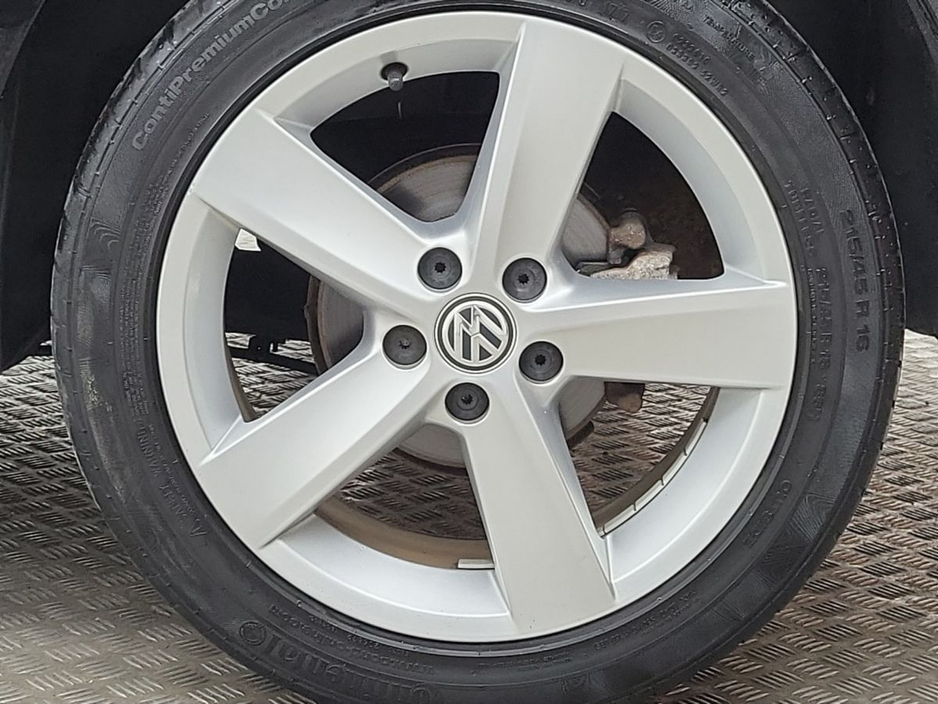 2017 Volkswagen Polo - image 15