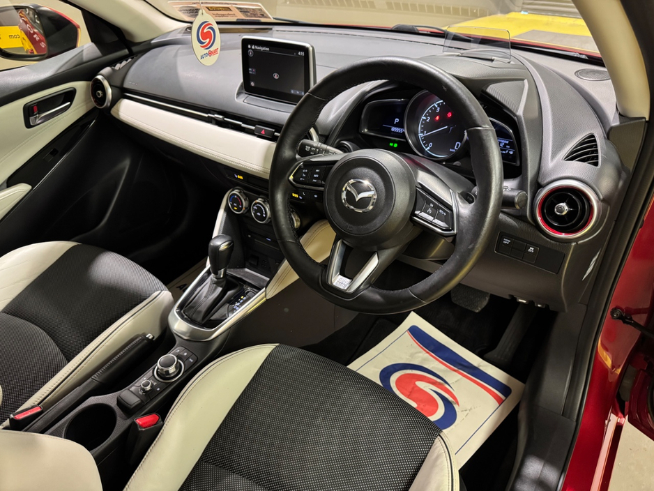 2016 Mazda Demio - image 12