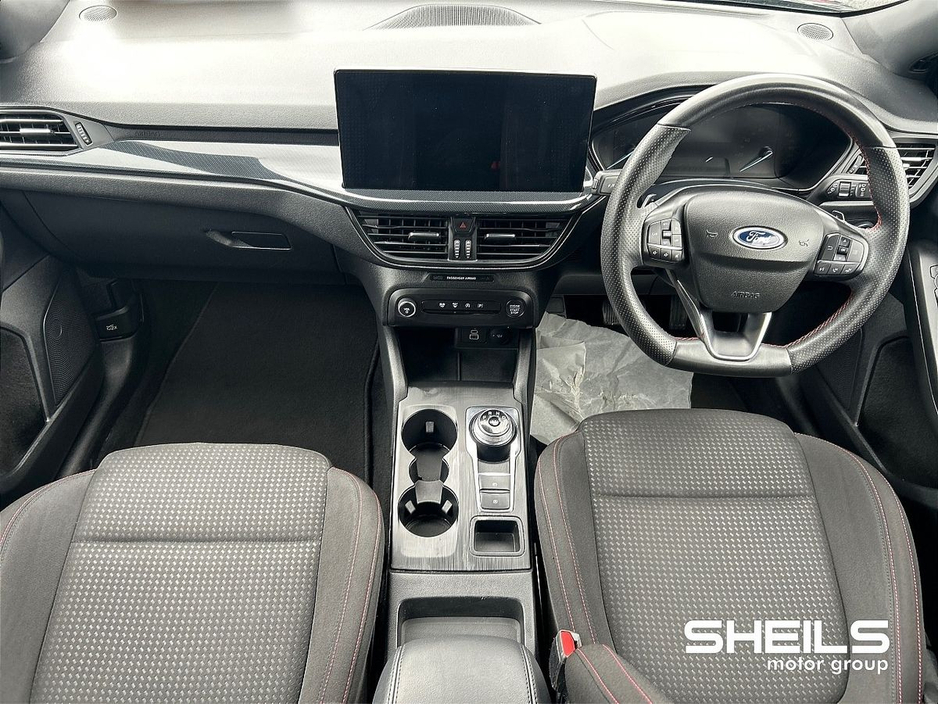 2022 Ford Focus - image 3