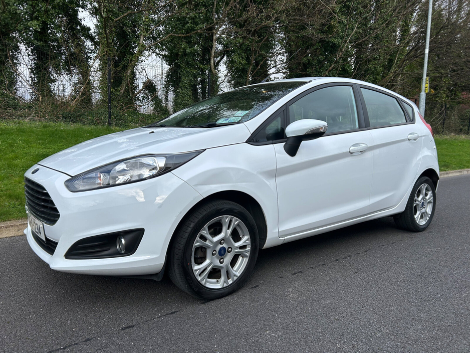 2016 Ford Fiesta - image 9