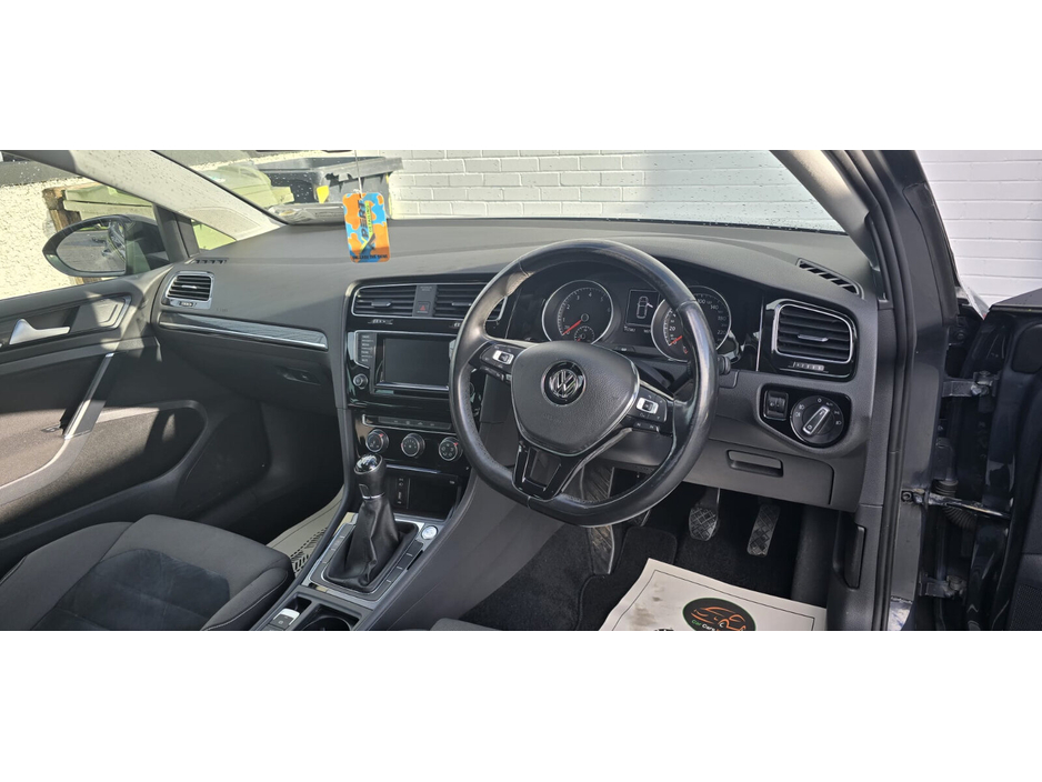 2014 Volkswagen Golf  €9,950