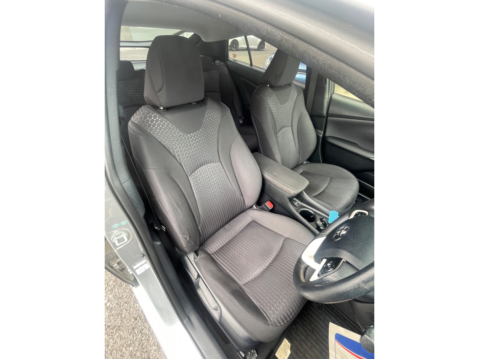 2016 Toyota Prius - image 14