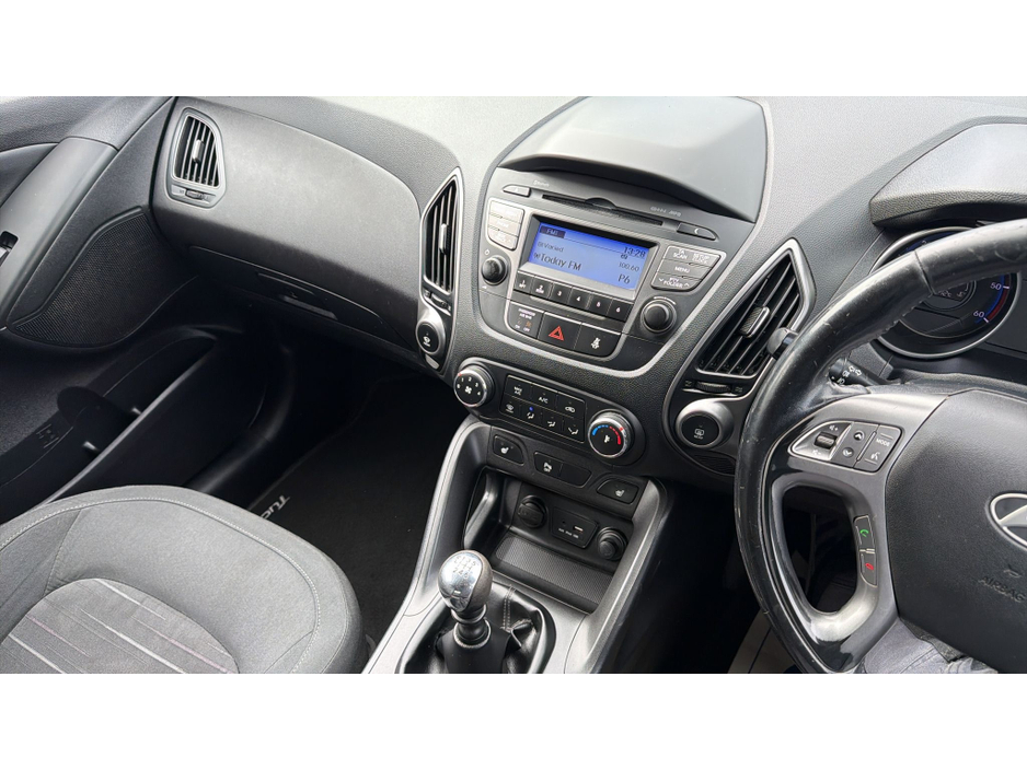 2015 Hyundai ix35 - image 9