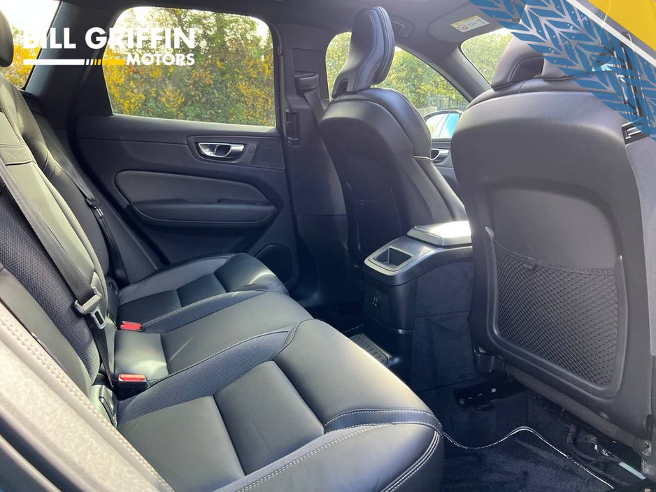 2021 Volvo XC60 - image 9