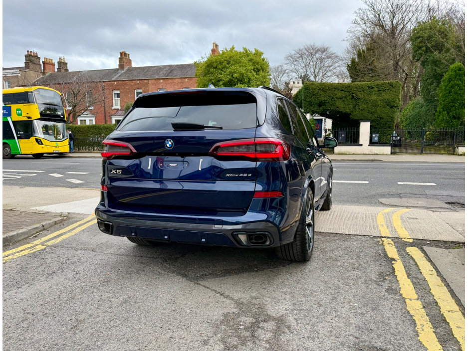 2022 BMW X5 - image 4
