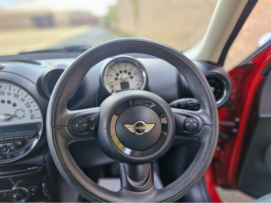 2014 MINI Countryman - image 13