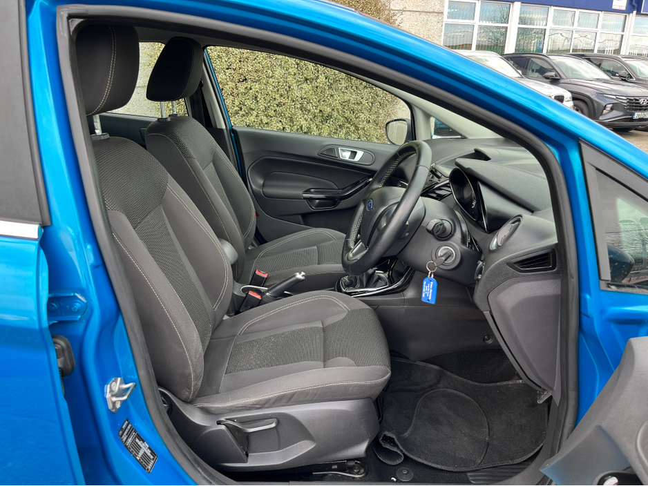 2017 Ford Fiesta - image 10