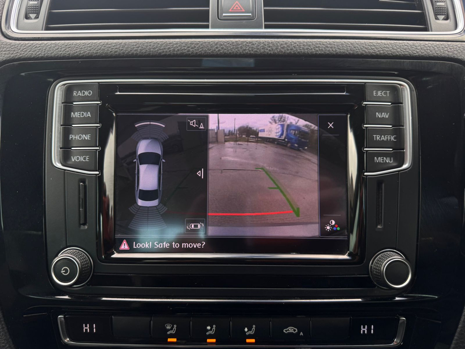 2017 Volkswagen Jetta - image 29