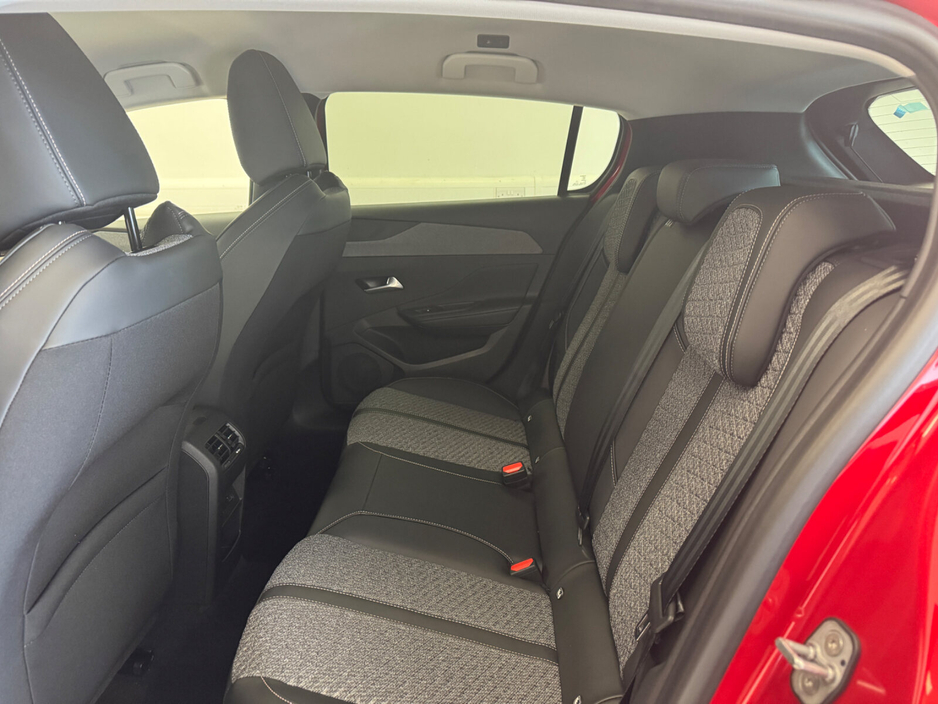 2026 Peugeot 308 - image 8