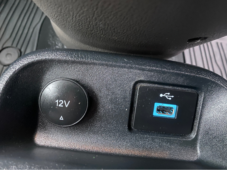 2022 Ford Transit Connect LWB LIMITED EDITION 1.5 TD 120 M M6 3DR €15,443