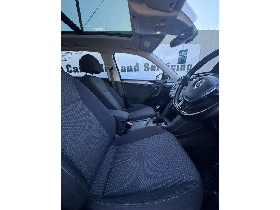 2018 Volkswagen Tiguan Allspace - image 24