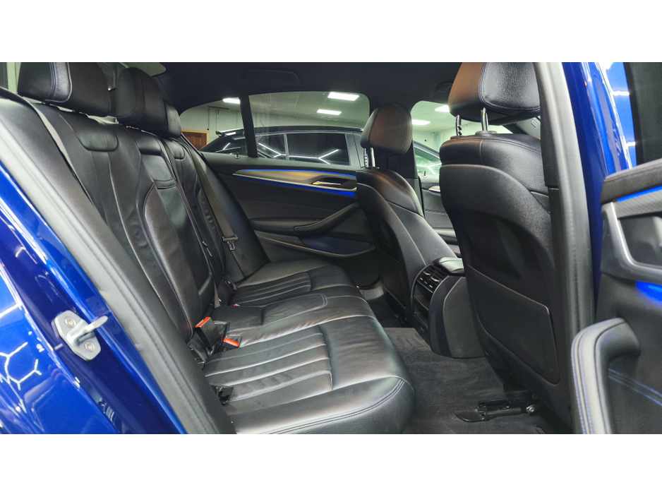 2018 BMW 5 Series - image 12