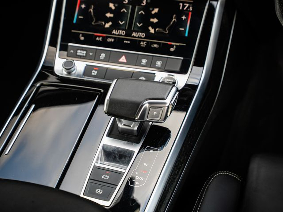 2021 Audi Q7 - image 8