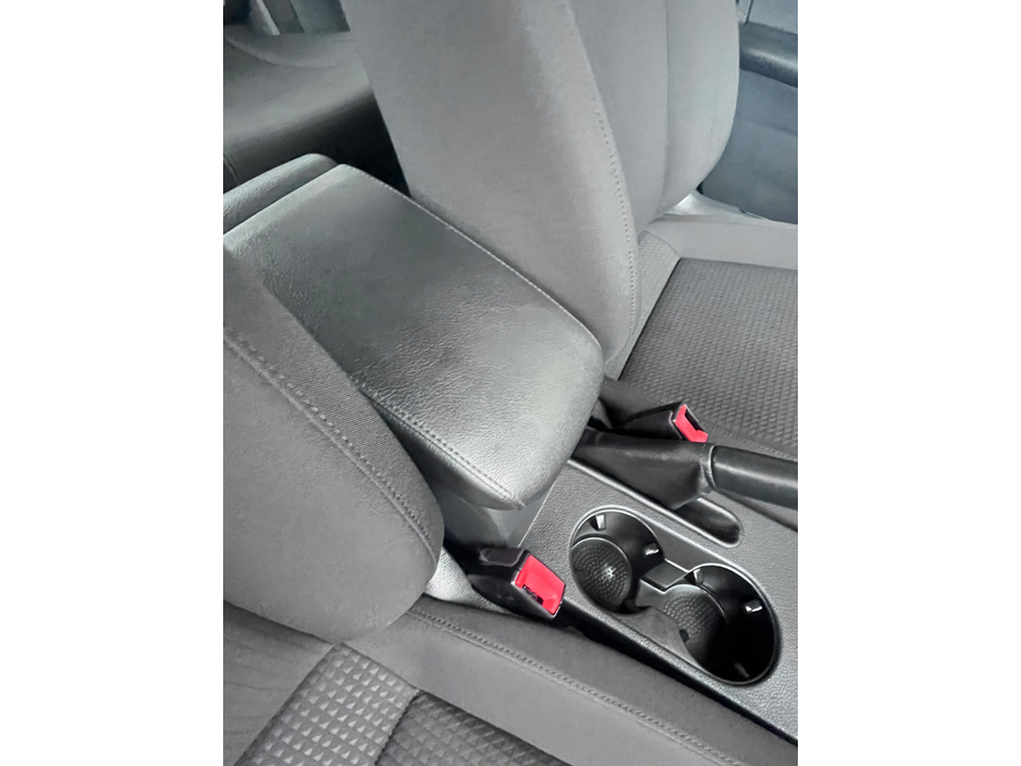 2017 Volkswagen Jetta - image 6