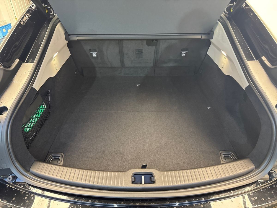 2026 Volvo ES90 - image 9