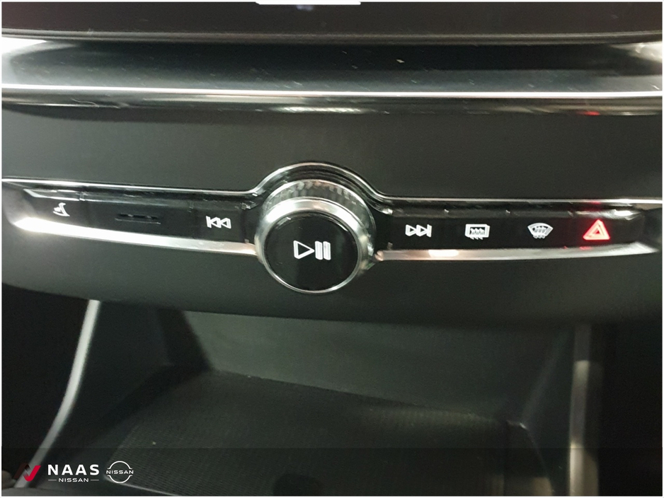 2025 Volvo XC90 - image 27