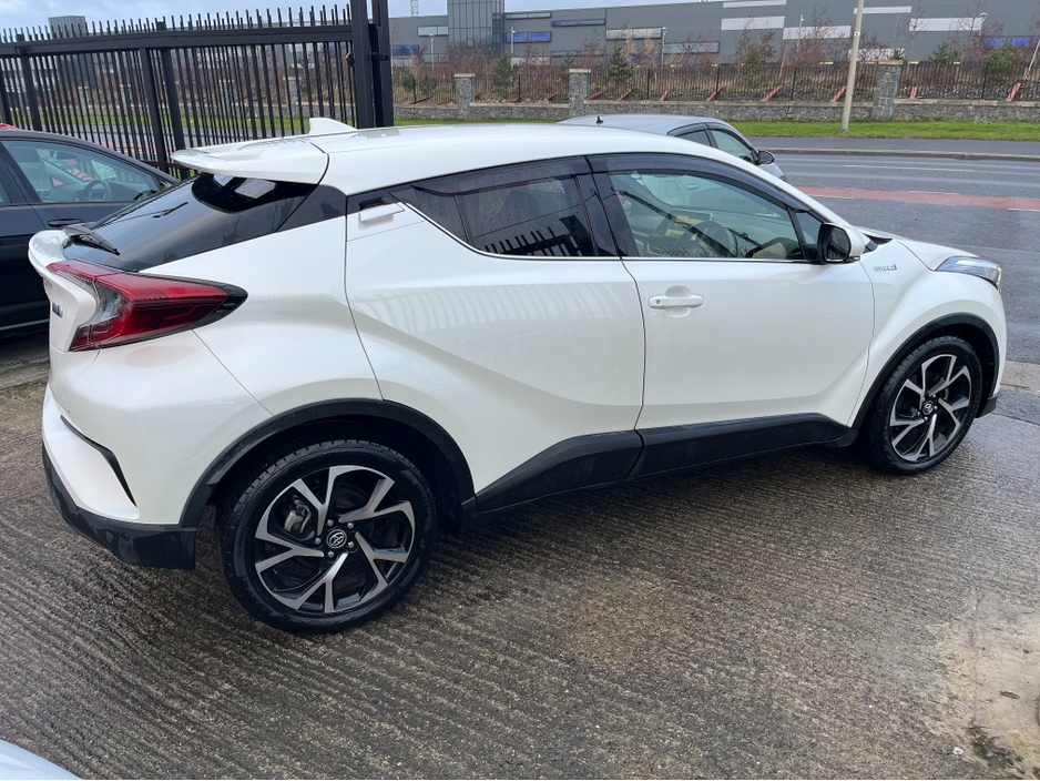 2018 Toyota C-HR 1.8 HYBRID AUTO LOW KM HIGH SPEC €19,450