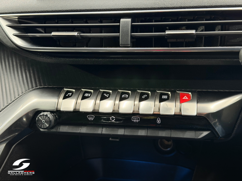 2017 Peugeot 3008 - image 22