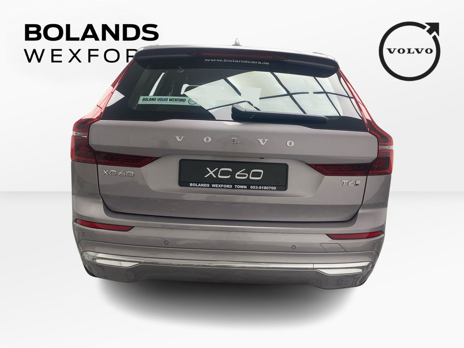 2026 Volvo XC60 - image 3