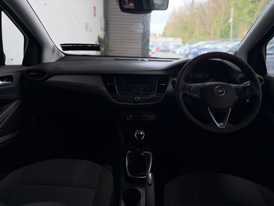 2021 Opel Crossland - image 6
