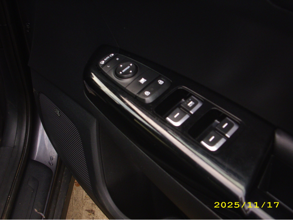 2016 Kia Sportage - image 12