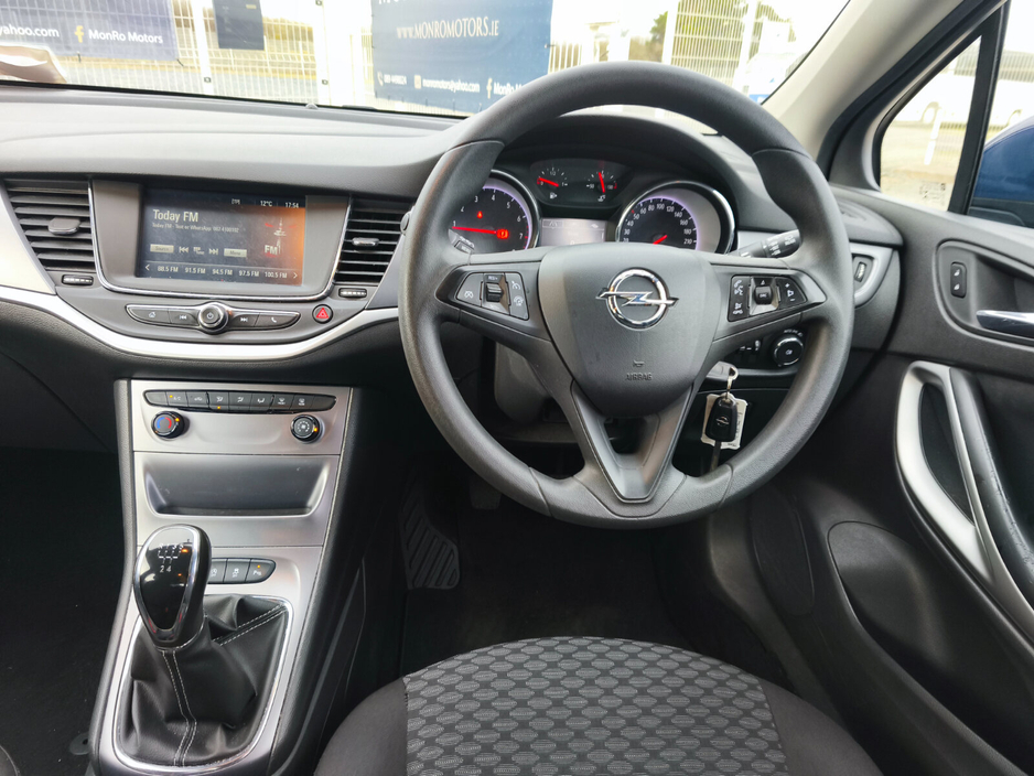 2017 Opel Astra - image 12