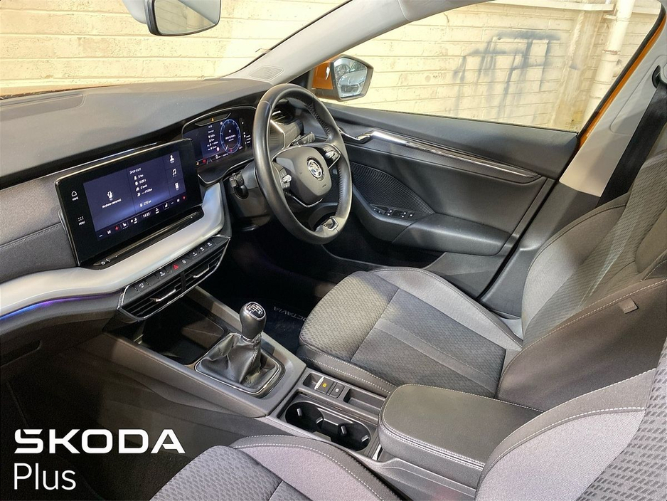 2023 Skoda Octavia - image 4